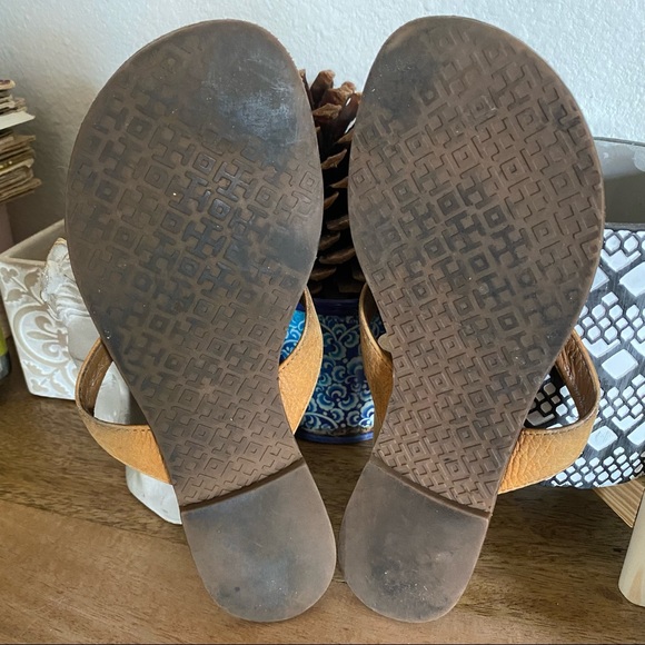 TORY BURCH THONG “ TORA SANDALS - Picture 10 of 11